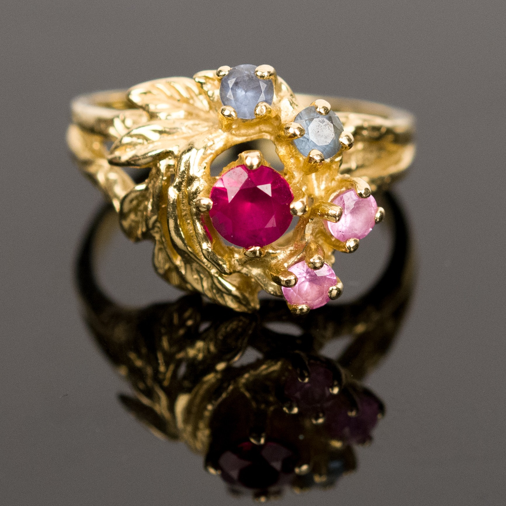 Holiday Jewelry - William Smith Auctions